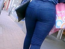 Candid big round teen ass in jeans