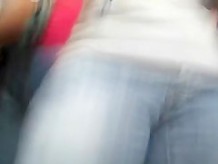 Bucetinha mordendo tudo
