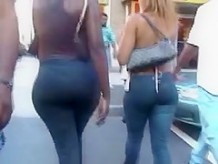 Great ass walking the streets