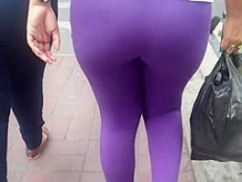 Leggins Morados Negra con un Culote Rico Angulo Horizontal