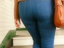 beautiful arab teen ass