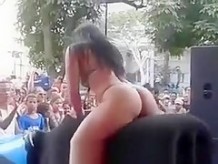 Big booty woman riding mechanic bull in bikini