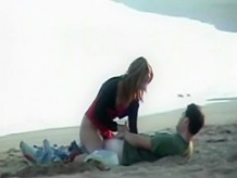 Teenage couple got horny on a beach