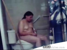 Cámara oculta no atrapa a mi hermana rizada masturbándose