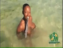 alexis en la playa