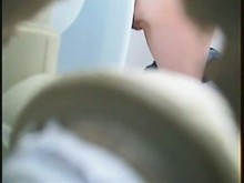 lindo tetona COÑO meando en spy cam