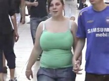 Candid BBW camiseta sin mangas verde tetona