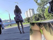 Increíble película XXX upskirt habla sobre la tanga de la morena