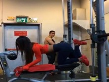 Chica israelí sexy en el gimnasio pt3