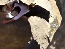 Tugas atrapadas en las rocas