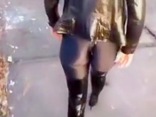 Mi señora se ve increíble con su traje pervertido.