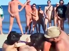 Beach Voyeur: dos parejas follan en la playa.