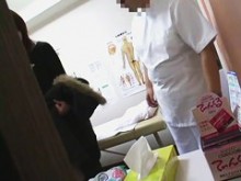 Masaje vaginal caliente para una asiática peluda