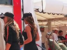 Video sincero y grueso de tres hermosas modelos de carreras