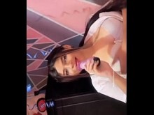 La actriz porno muestra sus tetas desnudas reales caseras
