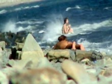 MILF desnudo en la playa