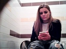 Linda chica, se volvió hacia la cámara