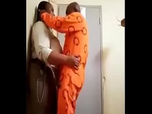 Prisionero de la BBC que tiene relaciones sexuales con gran guardia de seguridad