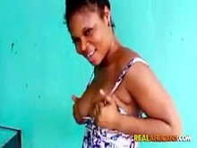 Pareja negra aficionada muestra un frenesí sexual apasionado