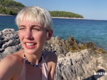 Ersties - La linda rubia Annika se dedica al aire libre para que todos lo vean