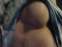 La chica surfista monta la polla de su hombre