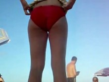 Mujeres que cambian en la playa Upskirt (falsa)