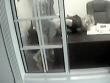 El sexo asomó por una ventana