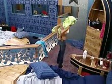 Big Step Brother's Friend 9 USA Jen Drops toalla Flashes Cam