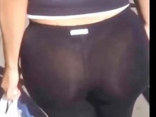 Madrastra gran culo ver a través de spandex