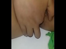 niña en whatsapp se toca para mi