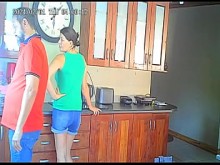 Spycam WTF atrapó a mi esposa engañando con mi vecino de 59 años