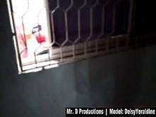 Atrapó. Sigo por la calle y veo a mi vecino por la ventana de su casa, la espía mientras ella se masturba viendo porno negro de la BBC, mi codiciosa vecina se masturba viendo gangbang, muy perra, al final me descubrió y se escapó