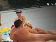 Beach Hunter admira la desnudez caliente de los aficionados
