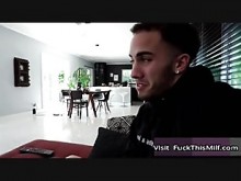 Lucky Stepson atrapó a su padrastro con un tapón trasero y llenó su trasero con Jizzldxfv