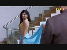 Poonam seduciendo a un novio en muy sexy sari azul eliminando y besando un video sexy muy romántico (whatsapp @ 92-346-4559733)