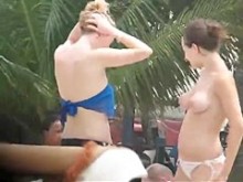 Topless en la playa