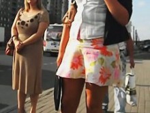 Hot Public Candid Upskirt (falso) Video de una puta blanca desprevenida