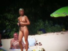 Fotos de la playa nudista de mujeres sexys y bronceadas