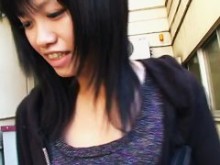 Japanese Cutie nos honra con sus senos en esta acción