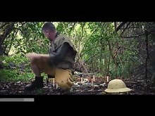 Primal tetona femenina atrapó a un antropólogo moderno e hizo mucho desenfreno con él