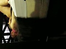 Madrastra adolescente frota el clítoris hasta gemir y sacudir el orgasmo (18+)