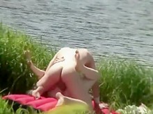 Bulto Flash en el parque de la ciudad