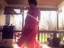 Embaca joven madrastra Emily en See Through Dress On (18+)