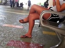 Piernas sinceras gruesas