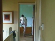 Bimbo caliente desnuda en el baño