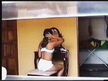 Espiando a través del vecino