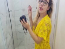 YOUTUBER RUBIA LIMPIANDO A LA MANERA DELICIOSA