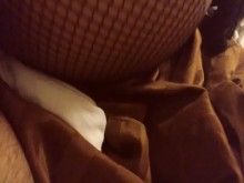 Divirtiéndose en motel con ventana abierta