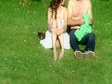 upskirt (falso) en el parque