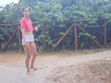 ¡Paja arriesgada en público y mujer me pilló masturbándome!